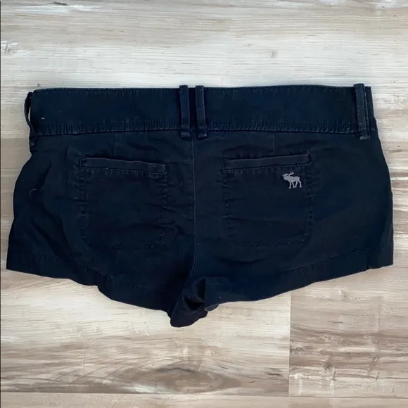 ❤️ Abercrombie navy button stretch zip shorts