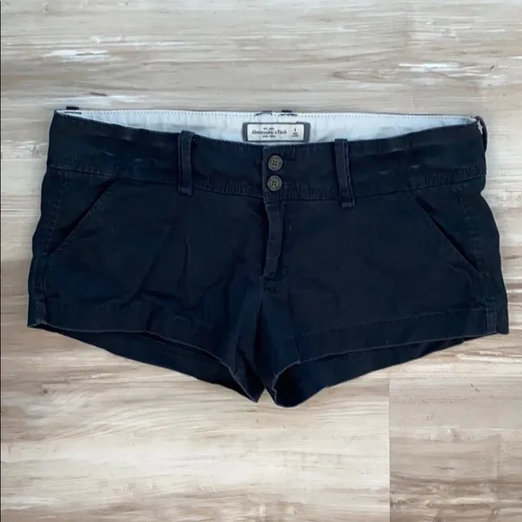 ❤️ Abercrombie navy button stretch zip shorts