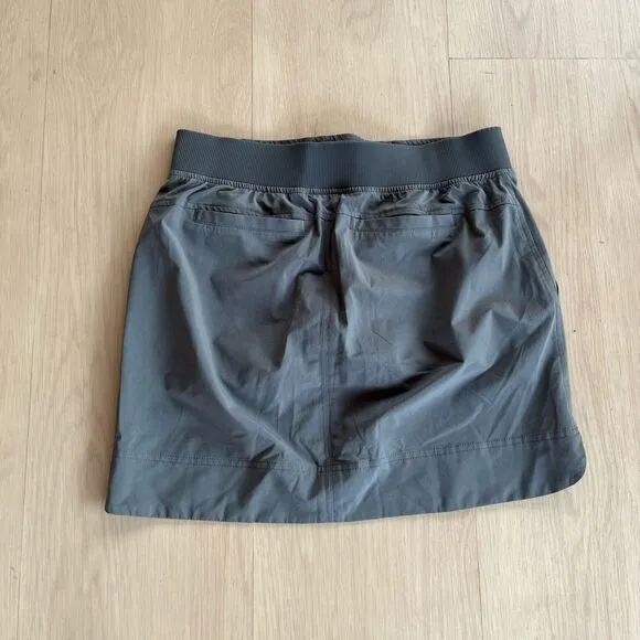 Athleta Midtown Skort Athletic Skirt Lightweight Stretch Shadow Gray 6
