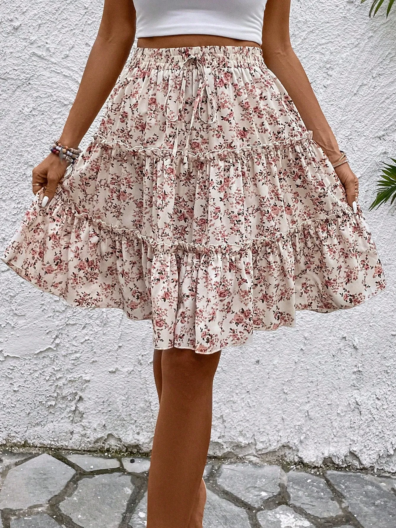 Cherry Vibes: Minifalda Floral con Volantes para Mujer en CR 🌸