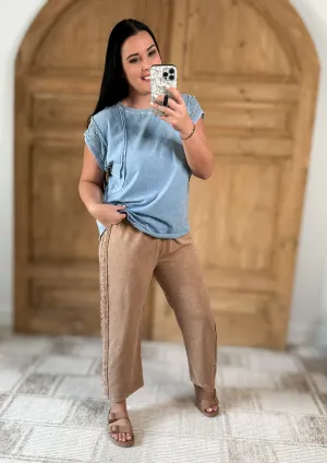 J.HER MINERALWASH DETAILED BACKPOCKET CROPPED PANTS LATTE