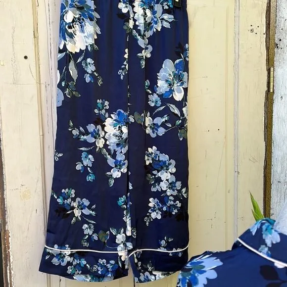 JOHN LEWIS, WOMANS TWO PART FLORAL PAJAMA SET    Size S  NWT