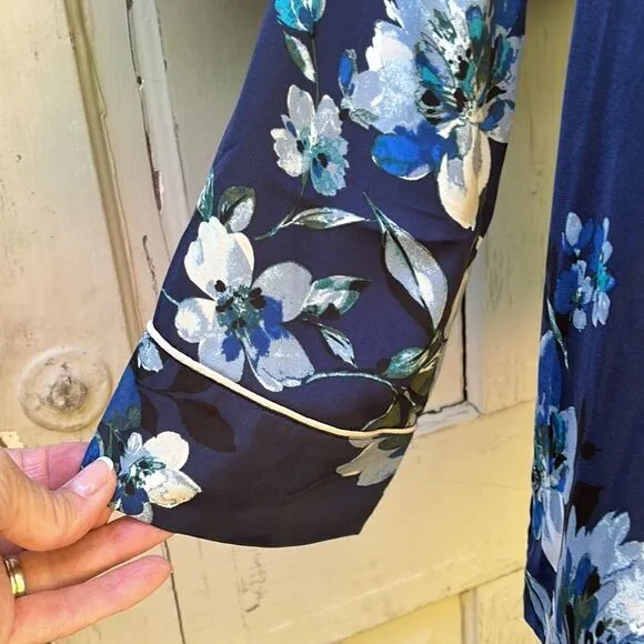JOHN LEWIS, WOMANS TWO PART FLORAL PAJAMA SET    Size S  NWT