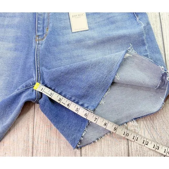 Judy Blue High Rise Embroidered Pocket Cut Off Shorts Light Denim Size 3XL