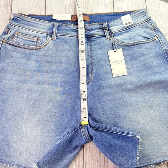 Judy Blue High Rise Embroidered Pocket Cut Off Shorts Light Denim Size 3XL