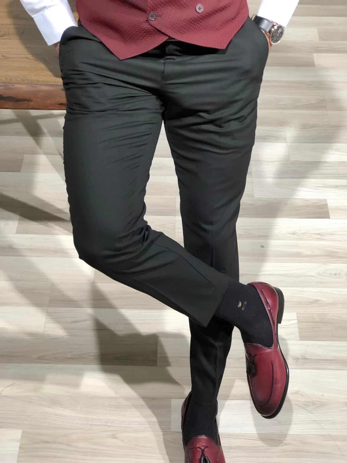 Knot Black Soft Fabrics Slim Fit Pants