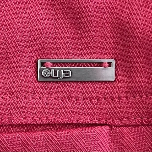 Lija Salsa Pink Bermuda Golf Shorts​​​​​​​​​​​​​​​​​​​​​​
