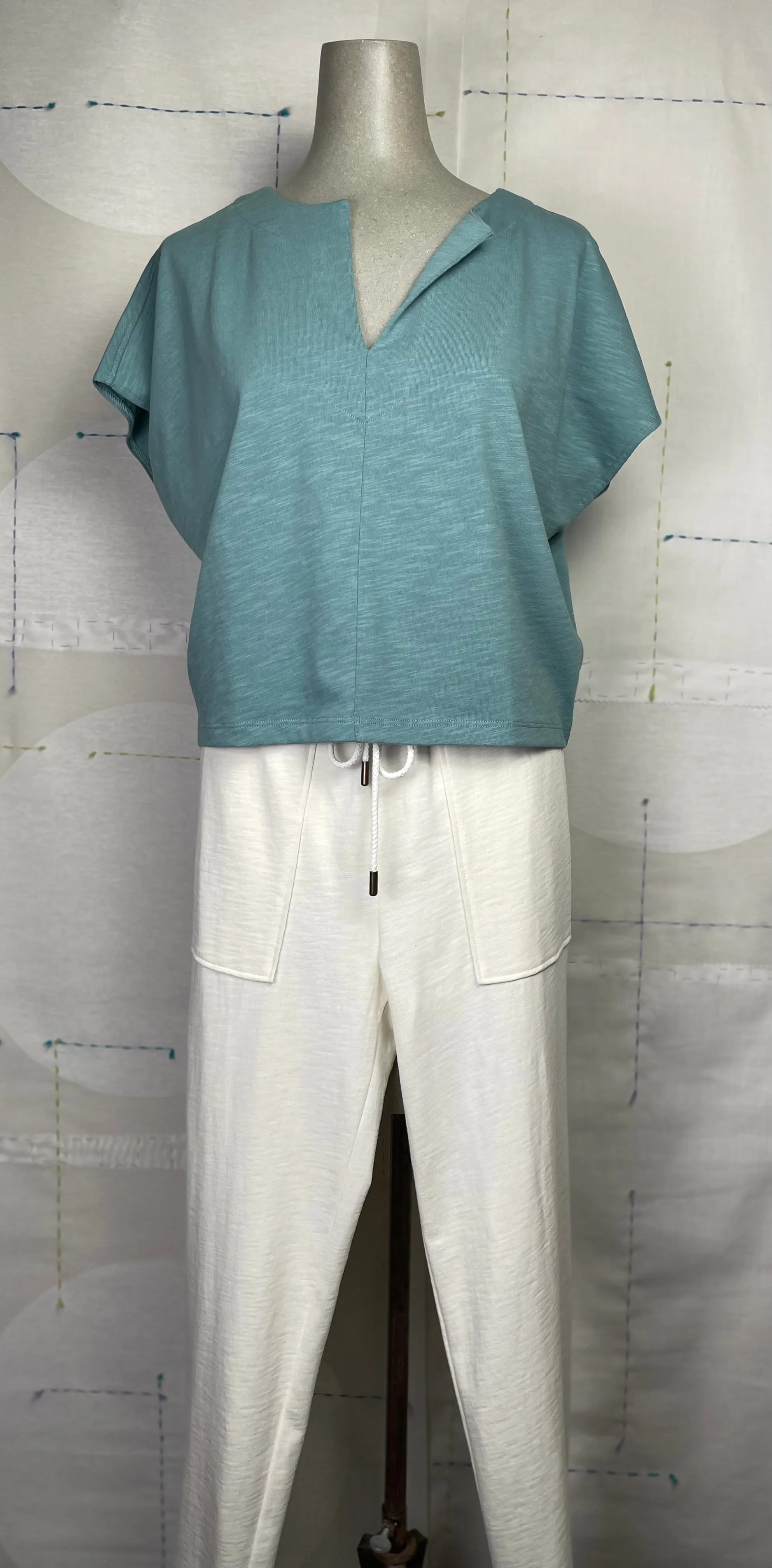 Lilla P.  ~  Cropped Pull On Pant - Ecru