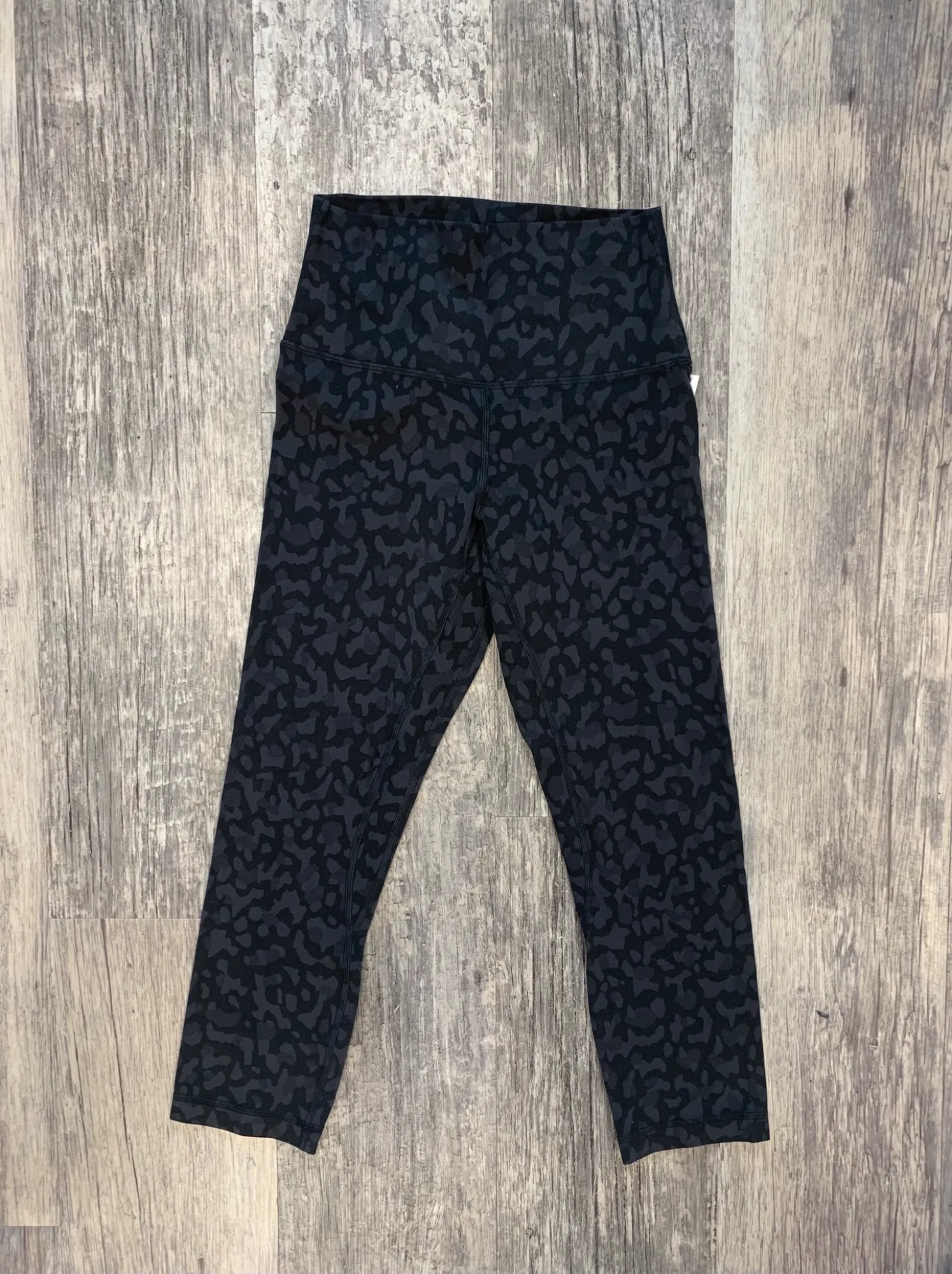 Lulu Lemon Athletic Pants Size 3/4 (27)