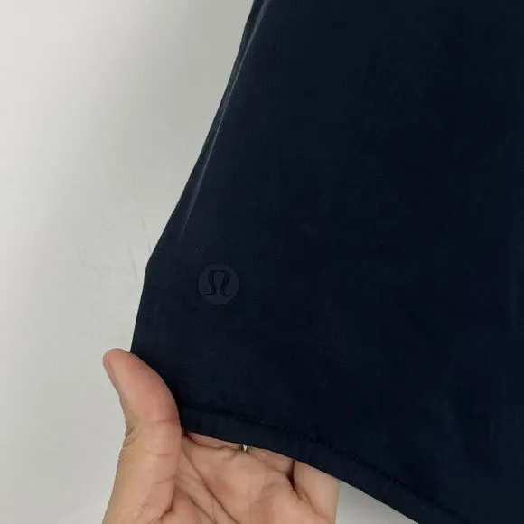 Lululemon Feeling Femme Short 5&quot; navy blue shorts pockets Size 4 Luxtreme Tencel