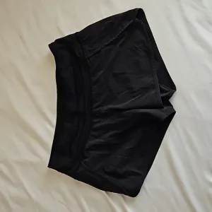 Lululemon Run Times Short *4-way Stretch 4&quot; Black Size 4