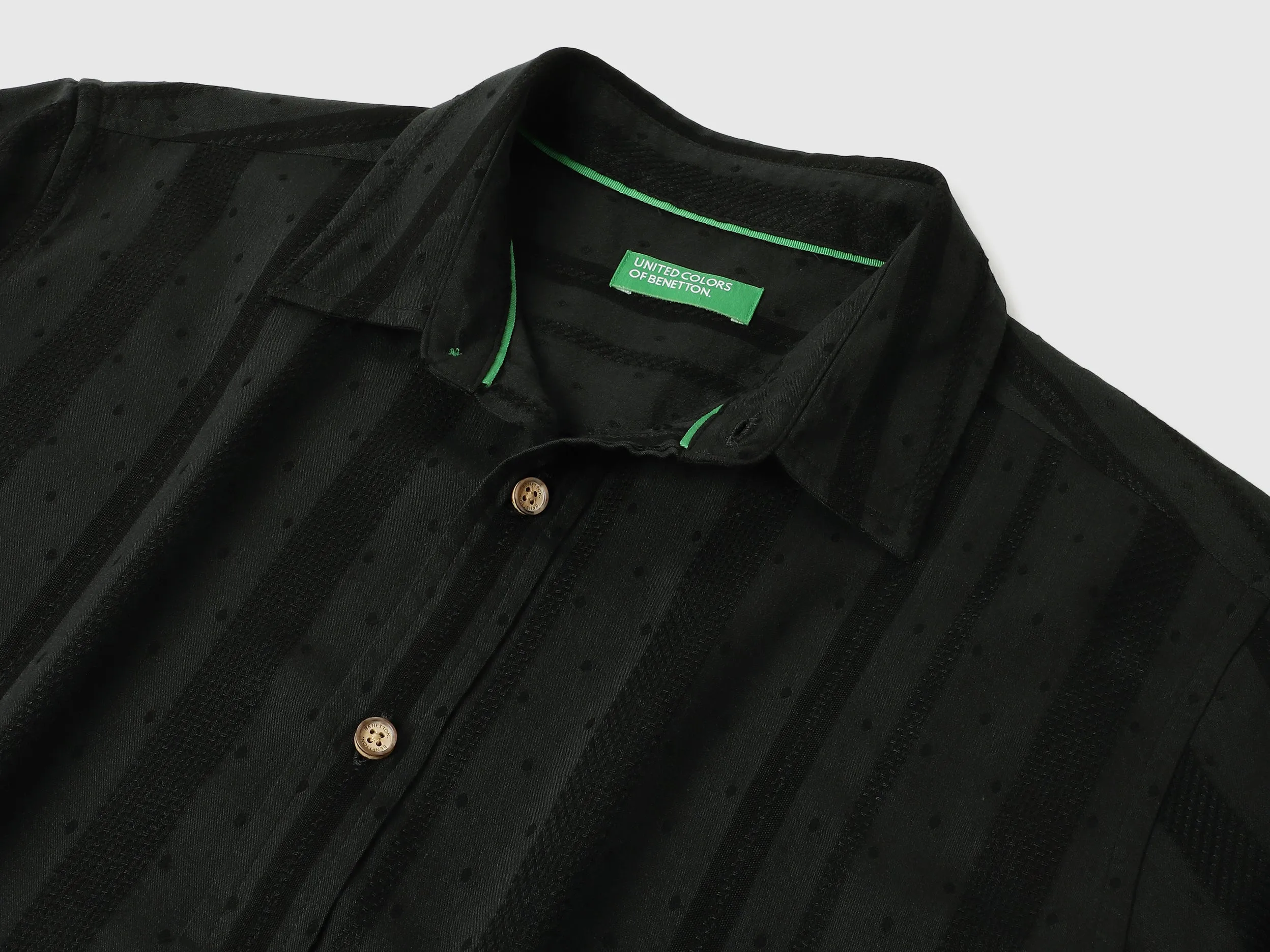 Regular Fit Spread Collar Textured Shirts