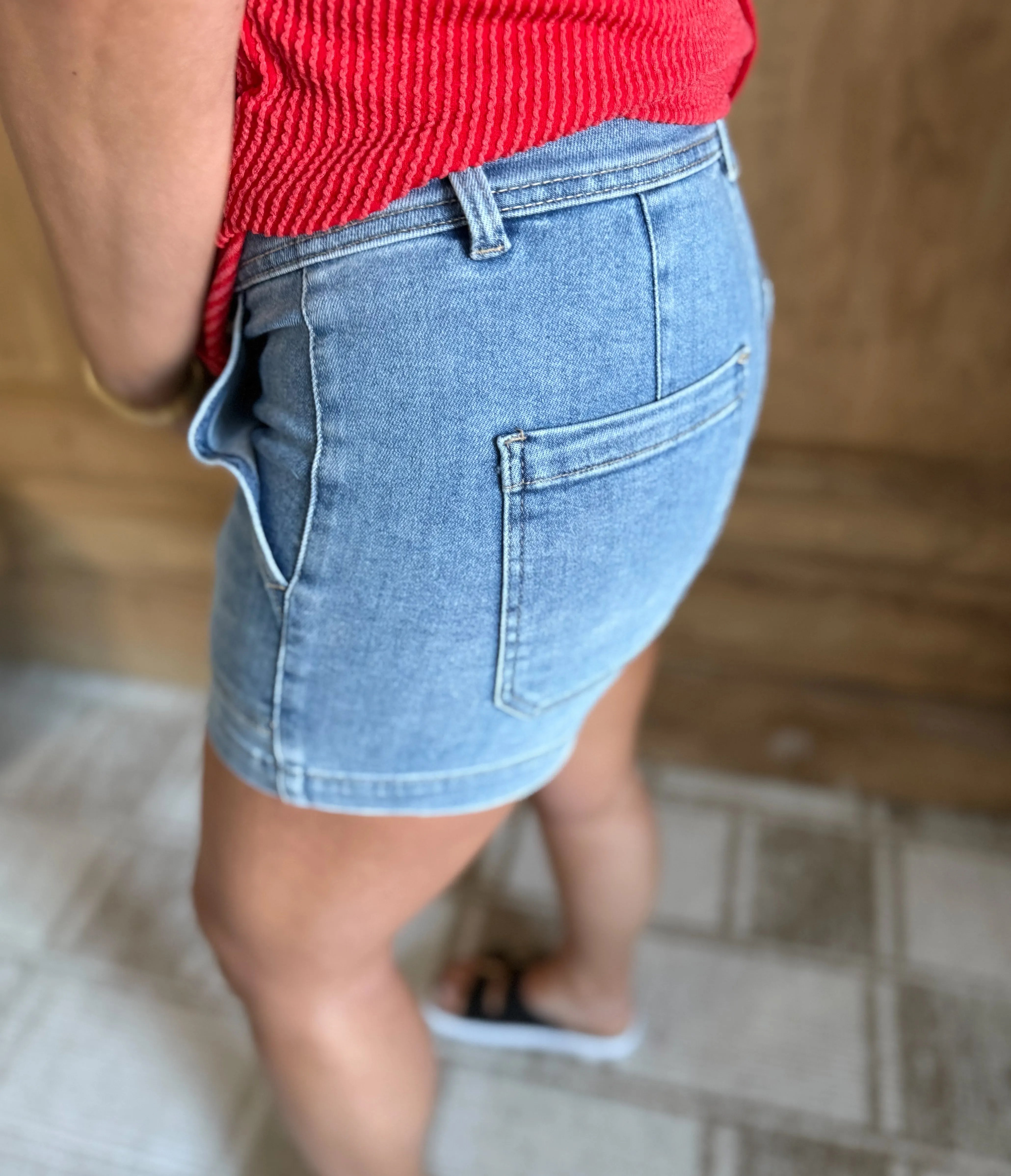 RISEN HIGH RISE PATCHED FRONT POCKET SHORTS LIGHT