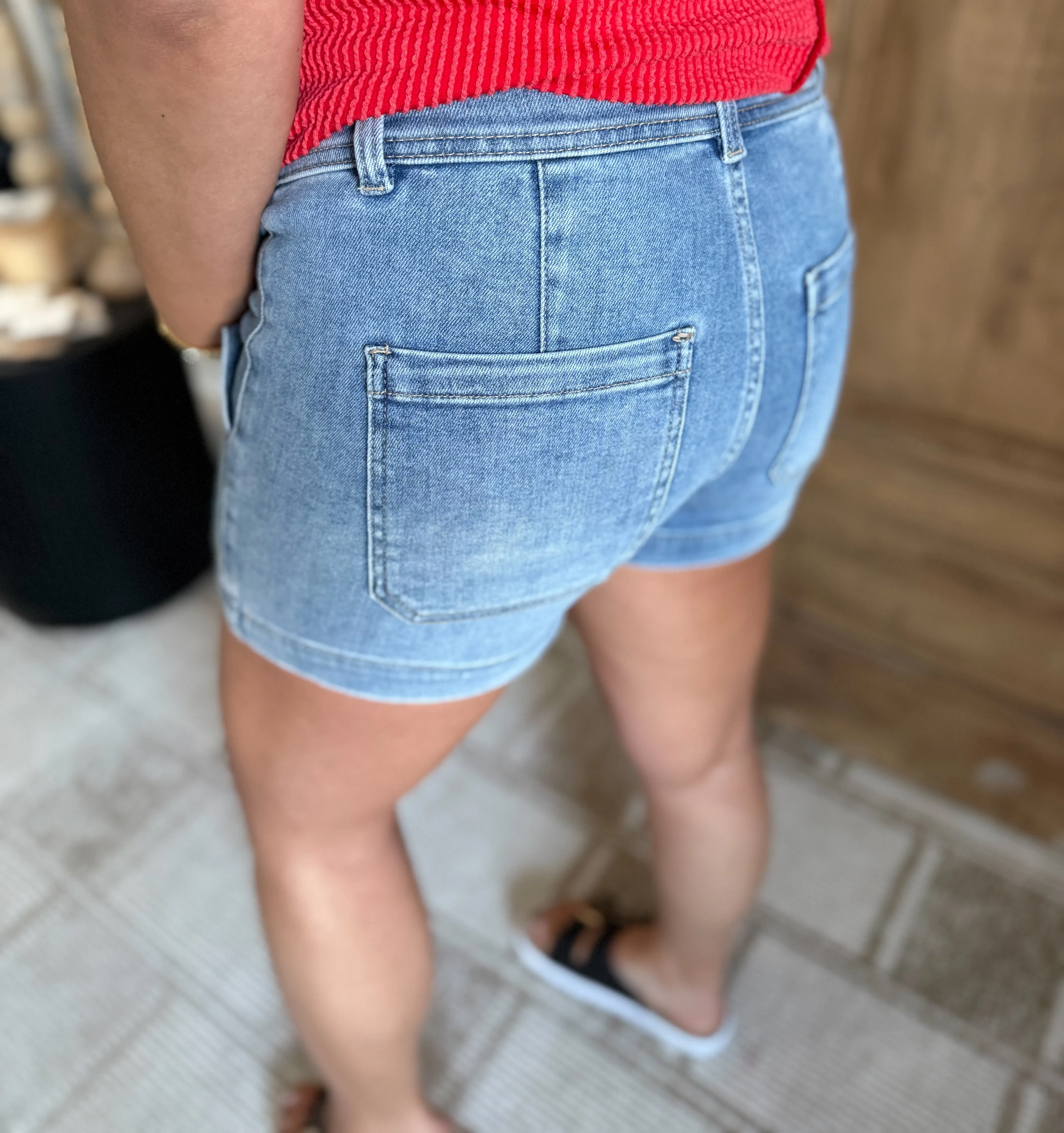 RISEN HIGH RISE PATCHED FRONT POCKET SHORTS LIGHT