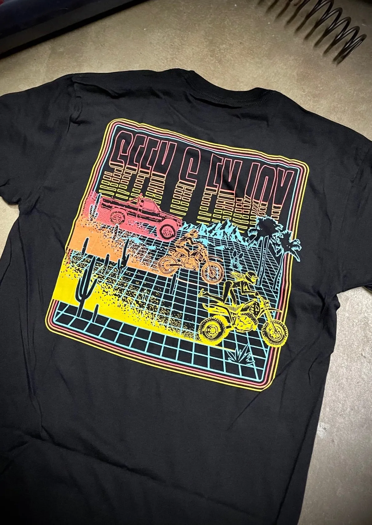 SEEKTRON TEE | BLACK