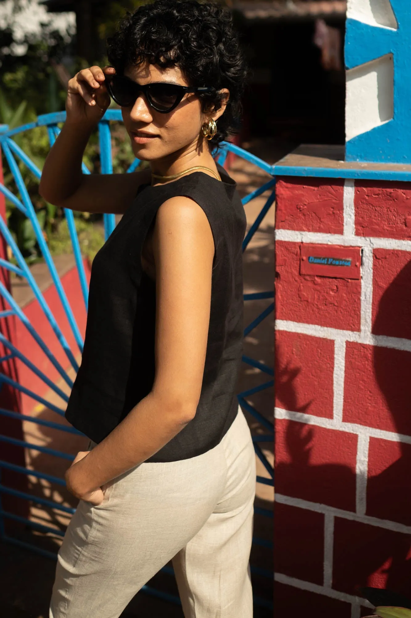 The Linen Sleeveless Shirt