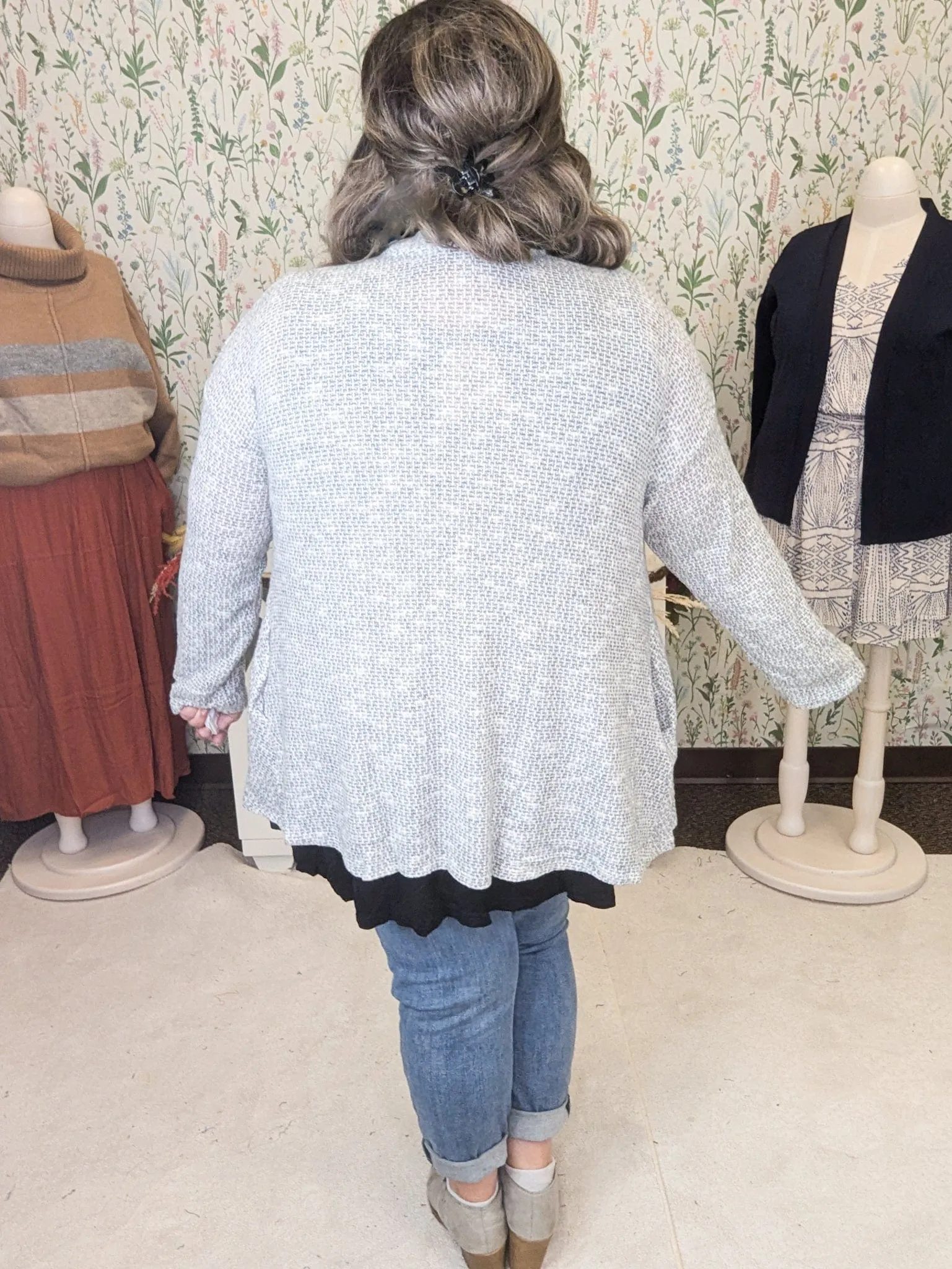 Willow Textured Cardigan w/Pockets in Gray   White